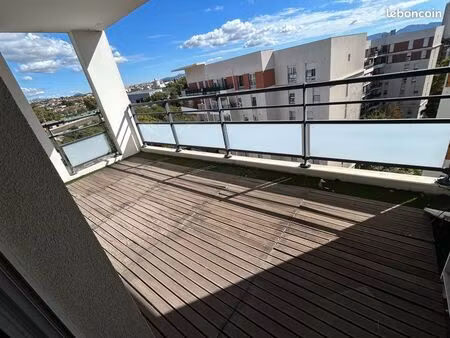 t2 meublé 40 m² – terrasse 14 m² – parking – résidence récente sécurisée – marseille 15ᵉ