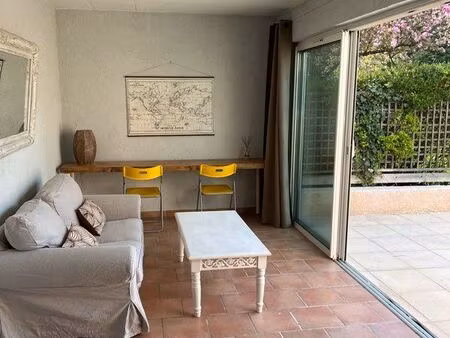petite maison meublée à louer dans propriété