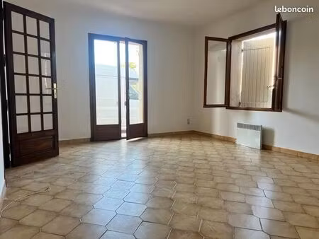 loue villa f4 à eyragues