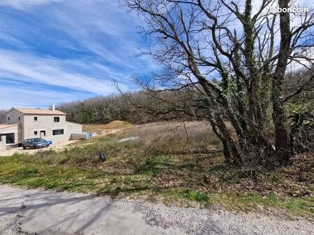 terrain constructible 700m²