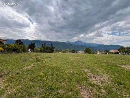 terrain 1 629 m² le brusquet
