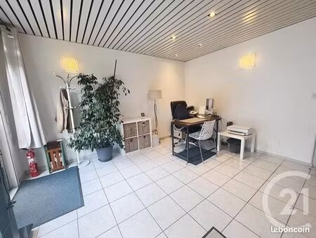 commerce 44 m²