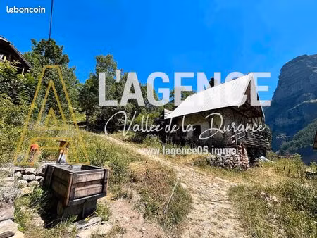 chalet d’alpage – vallée de freissinières « dormillouse »