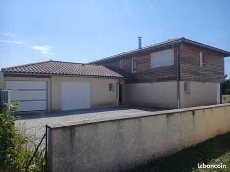 maison de 250m² dans cadre verdoyant
