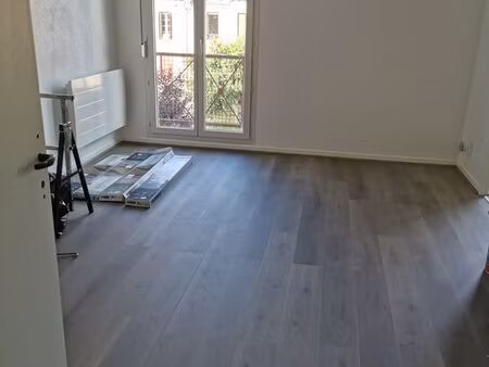 appartement t2 totalement rénové proche centre ville