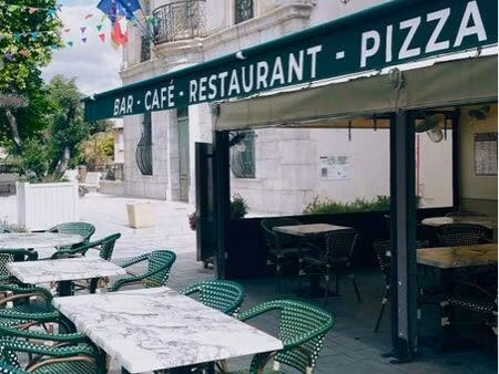 fonds de commerce restaurant bistrot au cœur du village de trans-en-provence