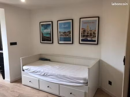 loue studio meublé pour étudiant (e) à sanary-sur-mer