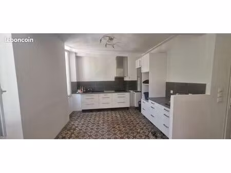 a louer grand t3 vide libre immédiatement barjols