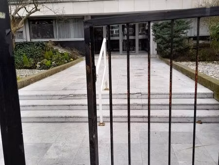 vend chambre de service neuilly sur seine