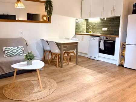 appartement meublé dans résidence sécurisée  place de parking