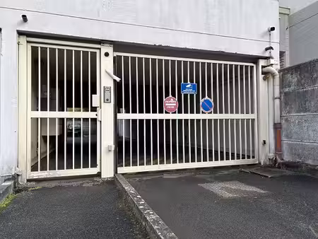 garage/parking