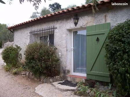 maisonnette indépendante dans très maisonnette indépendante dans très gde propriété gde pr