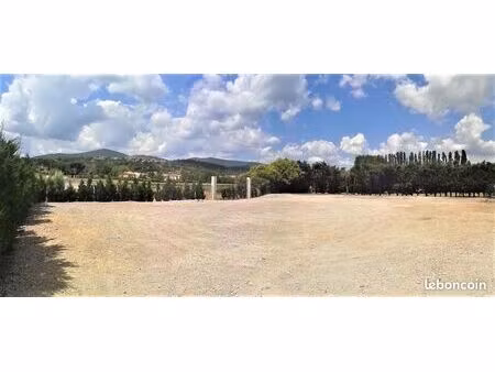2 terrains stockage 660m2 et 440m2 plus conteneur 23m2