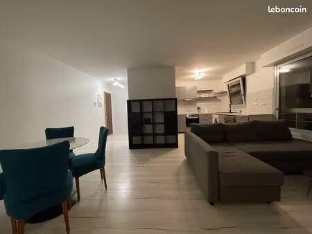 appartement 49m² bécon + parking (1520+80) disponible au 1er septembre. propre  calme  sup