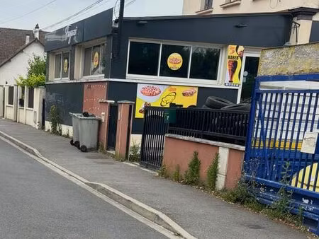 restaurant avec son equipement