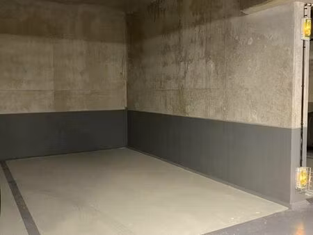 parking/box 14 m² asnières-sur-seine