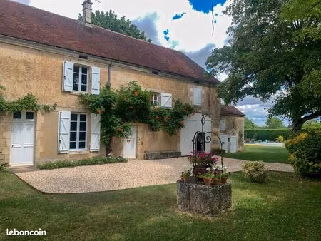 longère du xixe siècle  6 chambres  avec piscine chauffée et boulodrome