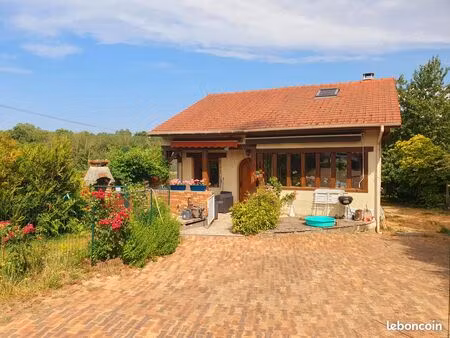 maison individuelle de 5 pièces sur 861 m² de terrain
