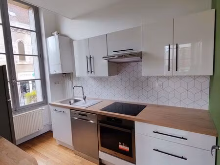 bel appartement t3 équipé en plein centre-ville d'auxerre