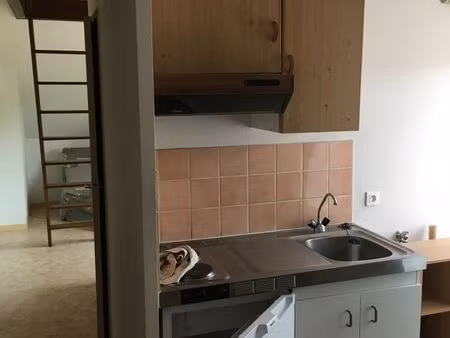 studio 22m2 + mezzanine proche utbm
