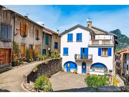 duplex parfaitement isolé 3 chambres libre au 1° septembre