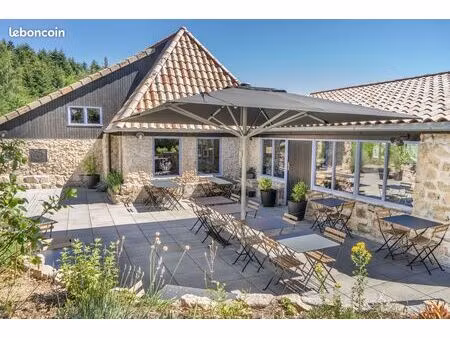restauration 274 m² marcols-les-eaux
