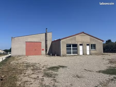 local 836 m² thorrenc