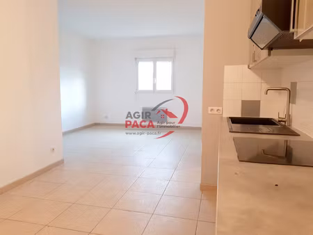 montauroux  beau 2 pièces de 45m2  608eur