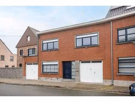 maison mitoyenne prête à emménager et bien située