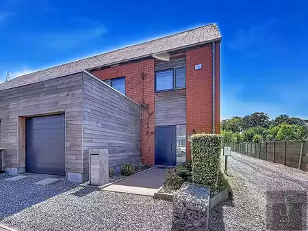 maison basse énergie 3 chambres avec jardin  piscine et pann