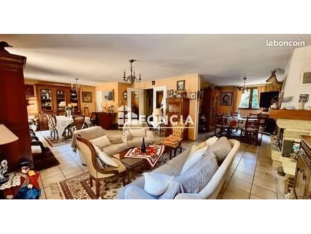 maison au calme avec grand jardin arboré