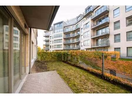 superbe appartement 2 chambres avec jardin (otan)