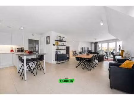 appartement duplex lumineux de 158 m² avec 3 chambres à cou…