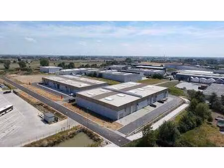 unité pme récemment construite d'environ 212 m² à vendre à t
