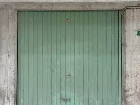 a vendre: garage box fermé – quartier altitude cent