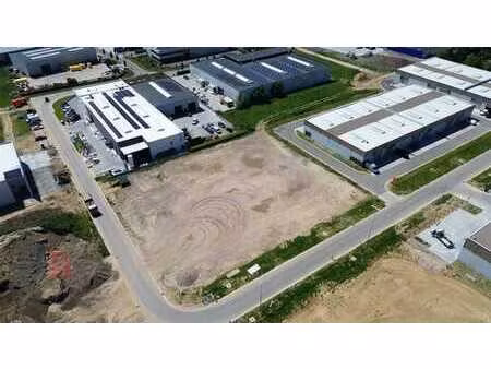 industriegrond van 2.194 m² te koop