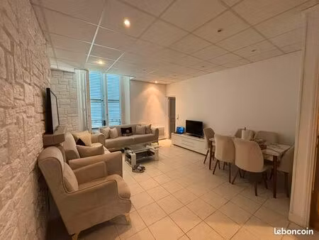 grand f3 meuble au 1 er sur grand parc privé