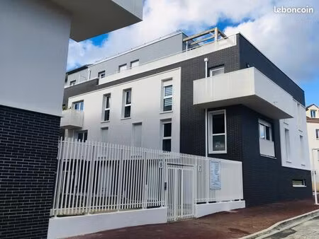 t2 de 47 m2 en plein centre-ville de crosnes