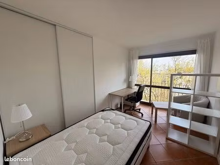 belle chambre lumineuse - rer b - pas de frais d'agence