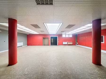 bureaux spacieux avec fort potentiel
