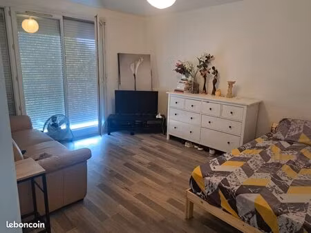 grand studio à louer