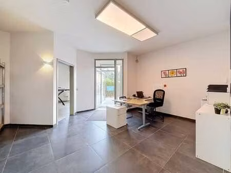 superbe espace de bureaux idéalement situé sur la n4!