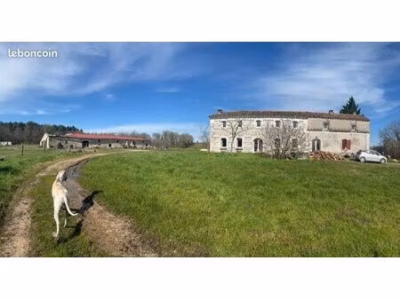 propriété 30 hectares  habitation + bâtiments