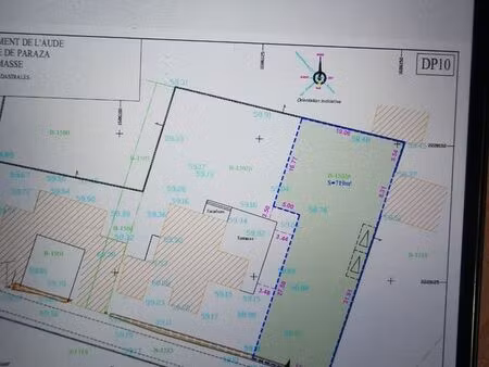 terrain plat 720 m²