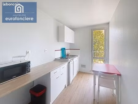 studio 1 pièce 45 m²