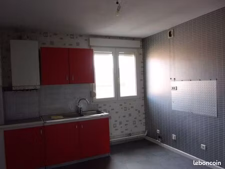 f4 avec ascenseur  balcon et parking privé –