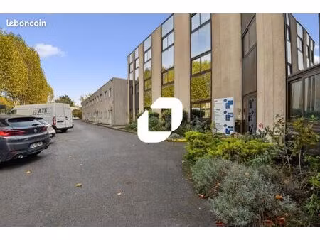 bureaux 53 m²