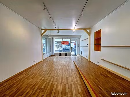 local commercial 57 m²