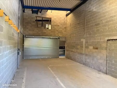 local d’activité / stockage 60 m²