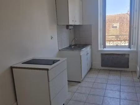 location t2 auxonne 35 m²